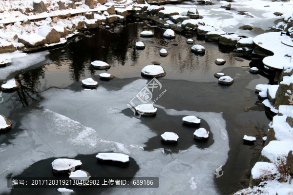 雪后的湖泊