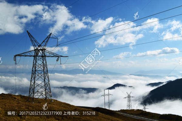高壓鐵塔,山巒云海