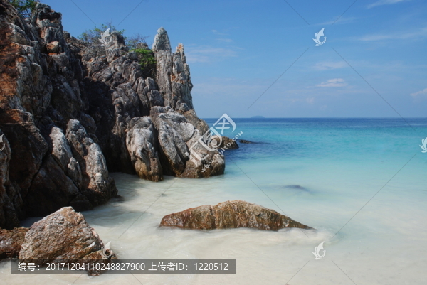 海灘與島嶼的景色和巖石
