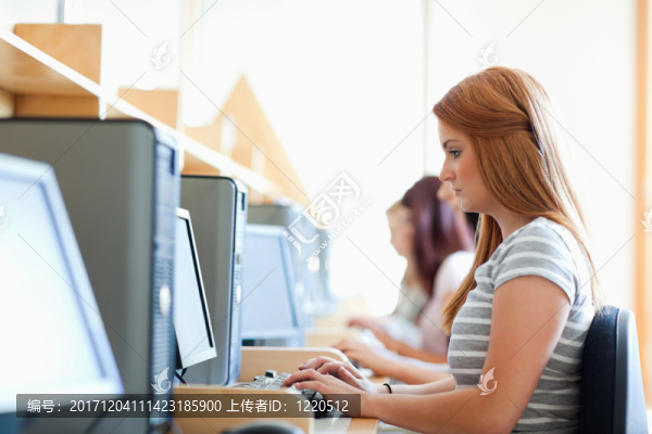 女人