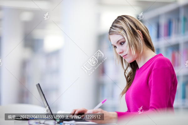 女人
