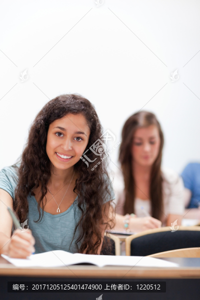 女人