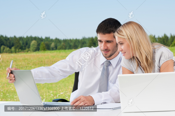 女人-匯圖網(wǎng) www.fosd68.com 女人