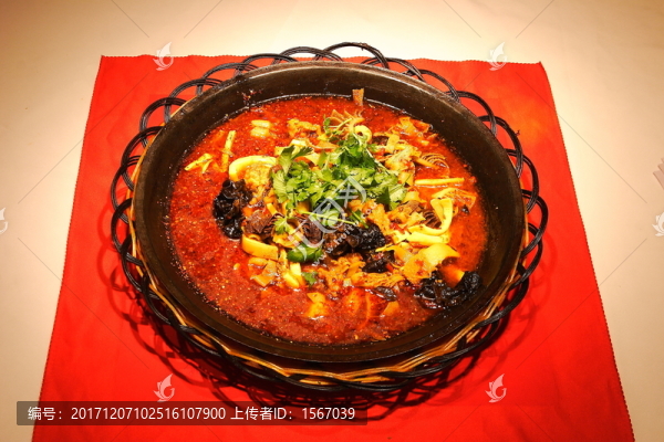 毛血旺