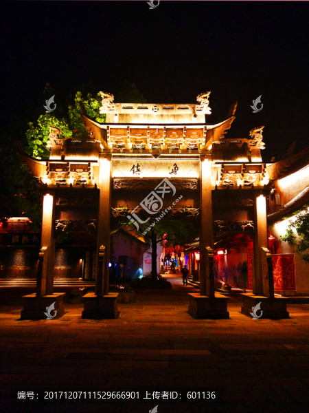 魯鎮(zhèn)古鎮(zhèn)夜景