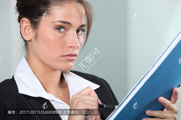 女人