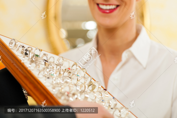 女人