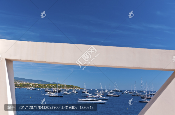 小船和天空-匯圖網(wǎng) www.fosd68.com 小船和天空