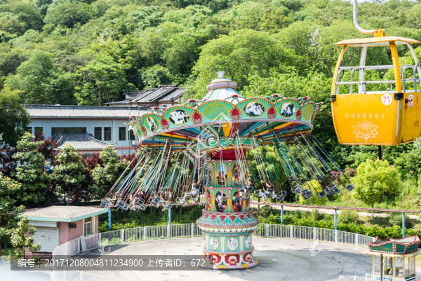 搖頭飛椅