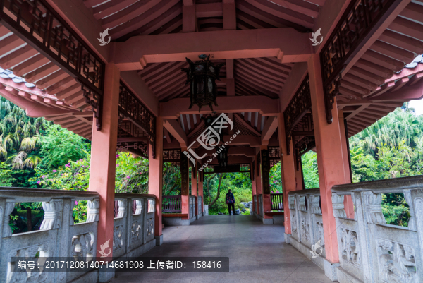 廣西柳州柳候公園羅池風(fēng)雨橋