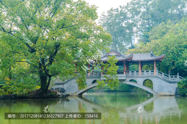 廣西柳州柳候公園羅池風(fēng)雨橋