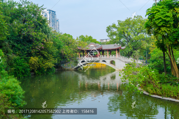 廣西柳州柳候公園羅池風(fēng)雨橋