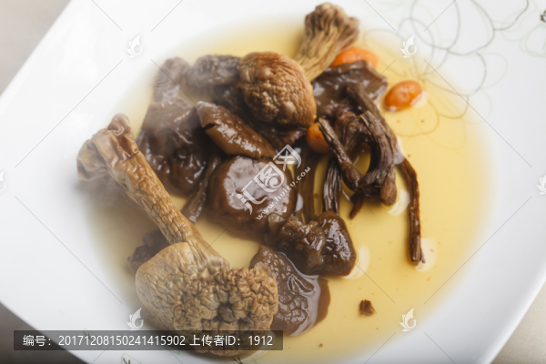 野生菌湯