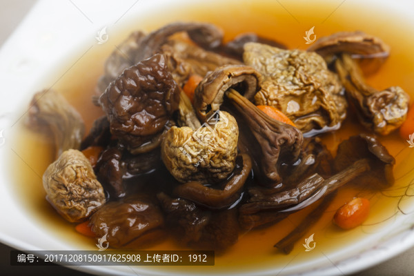 野生菌湯