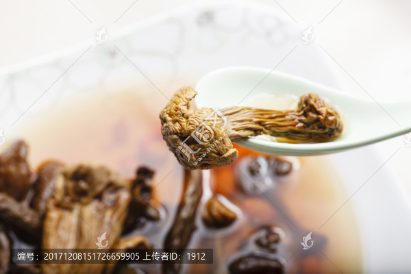 野生菌湯