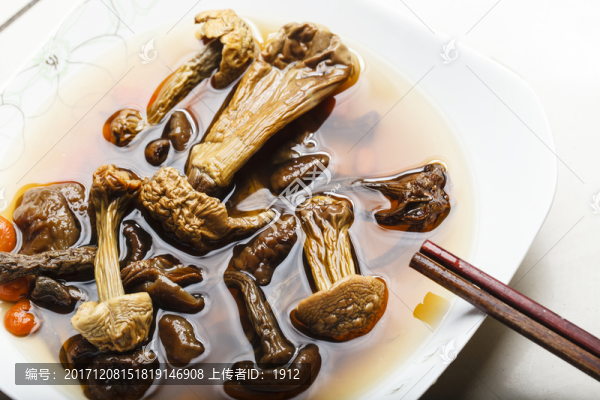 野生菌湯