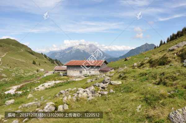 almhütte在阿爾卑斯山