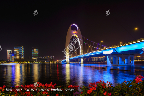 華燈璀璨廣州獵德橋