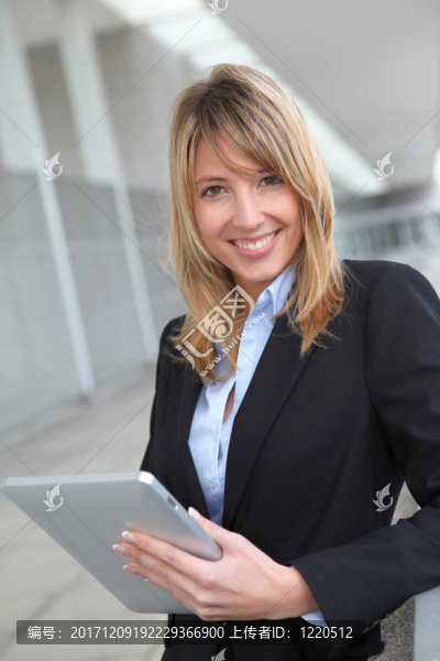 女人