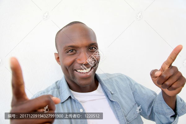 笑