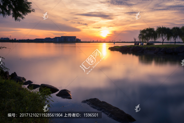 湖泊,晚霞