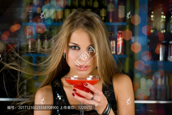 女人