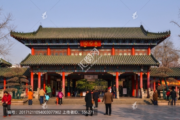 大明湖,西門(mén)