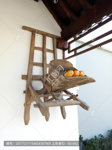 老式農(nóng)具播種鏤