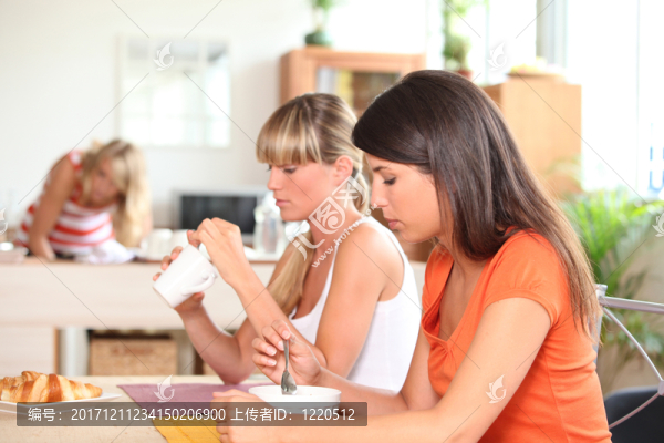 女人