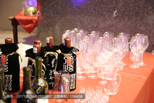 宴會紅酒白酒酒杯擺設(shè)