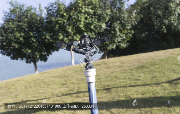 草坪自動噴水