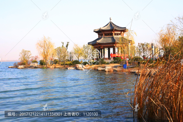 水上亭子