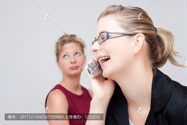 女人