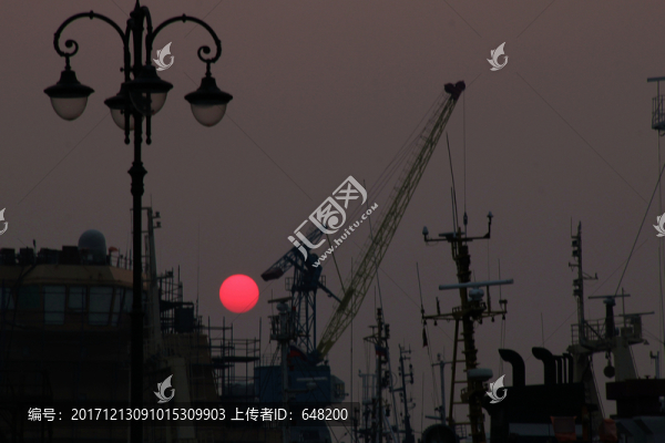 軍港日出
