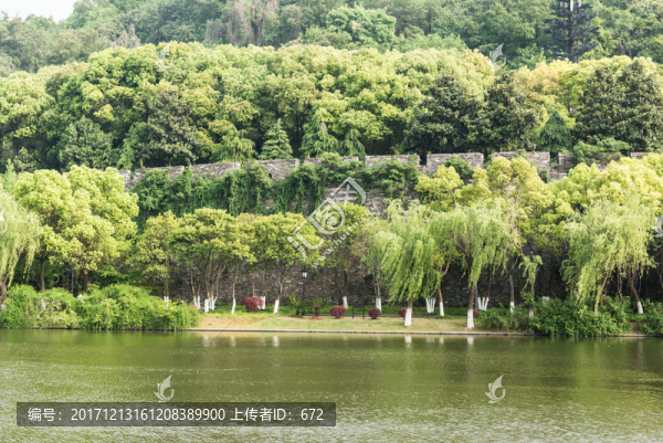 獅子山下護(hù)城河
