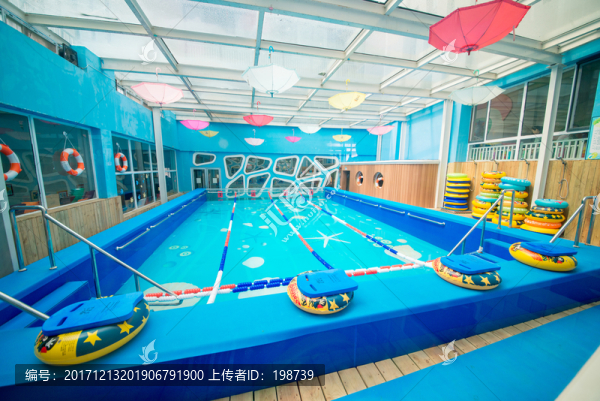幼兒園游泳池