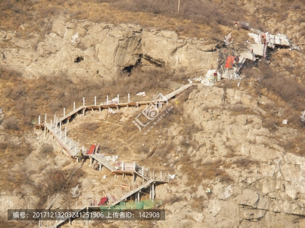 禹門口修棧道