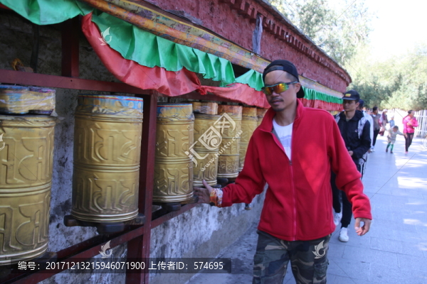 轉(zhuǎn)經(jīng)筒