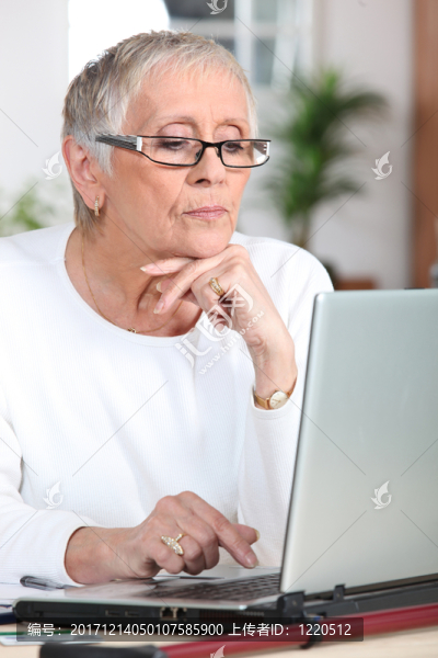 女人