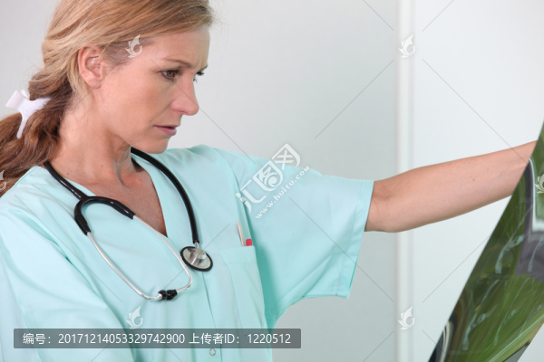 女人