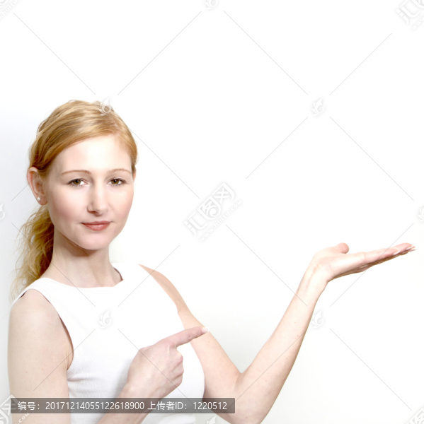漂亮，很酷的女人呈現(xiàn)的東西