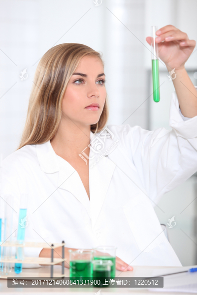 女人