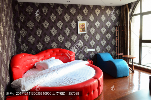 賓館圓床房