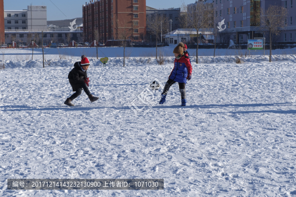 雪地足球課