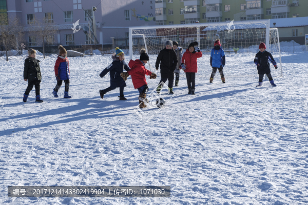 雪地足球課