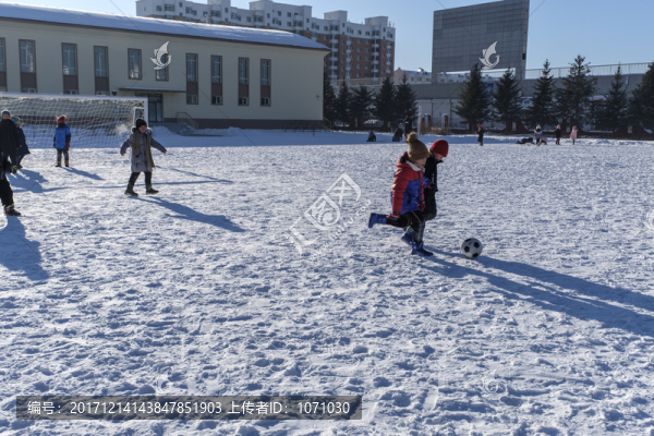 雪地足球課