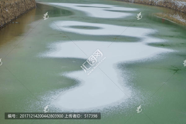 凍湖面
