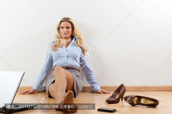 女商人在家里