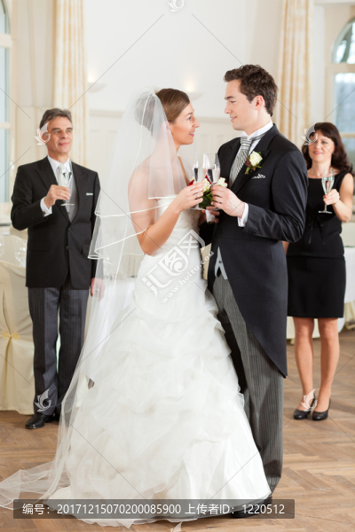 新婚夫婦ch香檳酒杯