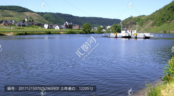 渡輪服務(wù)在摩澤爾河上